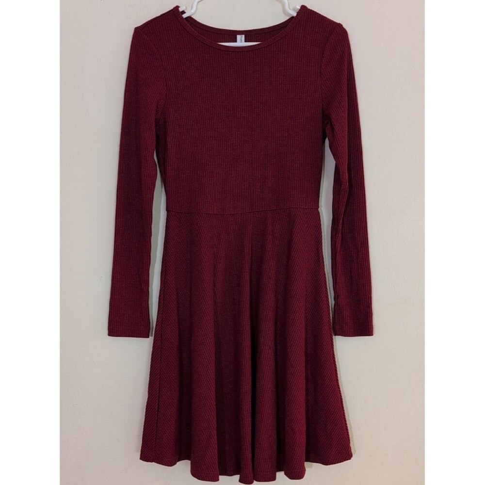 NWT Pretty Garden Long Sleeve Burgundy Maroon Ribbed Knit Skater Dress - Size S - Picture 2 of 10